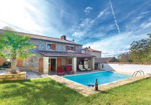 3 bedroom accommodation in Puntera