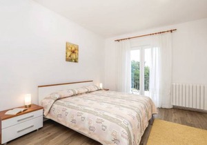 3 bedroom accommodation in Jurdani
