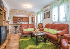 4 bedroom accommodation in Labin