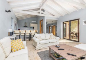 4 Bedroom Cozy Home In Linardici