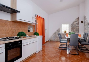 4 bedroom lovely home in Hrboki
