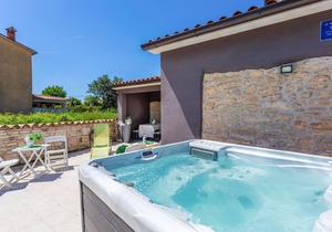 4 bedroom lovely home in Hrboki