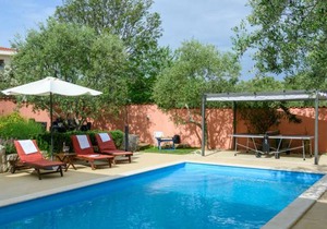5 bedroom accommodation in Peruski