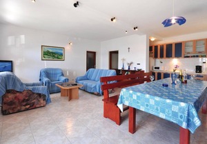 Amazing home in Lokva Rogoznica
