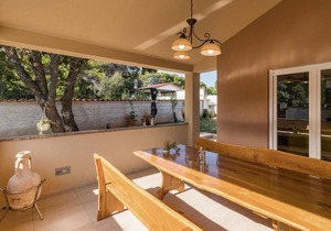 Amazing home in Pula with WiFi