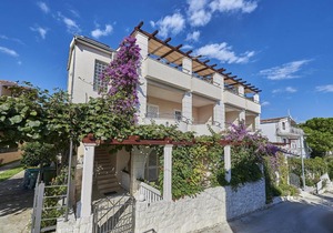 Apartment Mavarstica 17821b