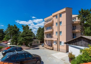 Apartments Villa Vanda (62633-A8) - Selce (Crikvenica)