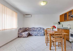Awesome Apartment In Marsici With Wifi