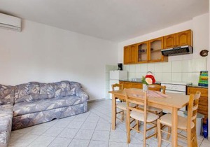 Awesome Apartment In Marsici With Wifi