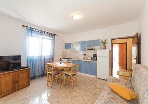 Beautiful Apartment In Kustici With Wifi