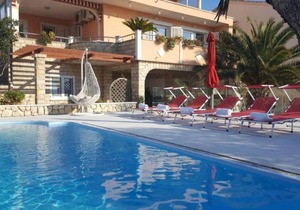 Cherry - relax & chill by the pool: A2 (2+2) - Novalja