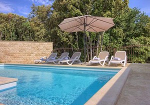 Complex of 2 villas Olivia-Aurora with 2 private pools for up to 20 persons only 200m from the beach