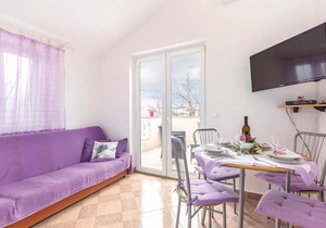 Cozy Apartment In Bakarac With House Sea View