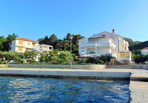 Holiday apartment near the sea