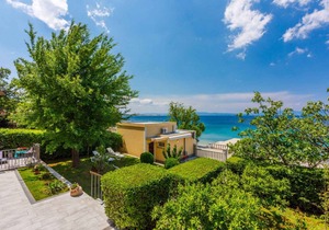 Holiday apartment with sea view