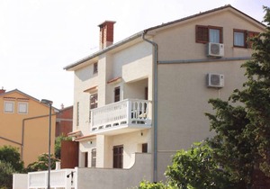 Holiday apartment 70 m from the sea
