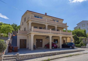 Holiday apartment with air conditioning and sea view