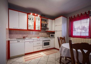 Holiday apartment with terrace and air conditioning