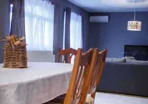 Holiday apartment with terrace and air conditioning