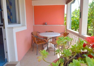 Holiday apartment with a terrace and the possibility of using the grill