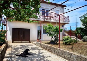 Holiday apartment with terrace and air conditioning