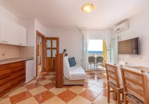 Holiday apartment With sea views and pool