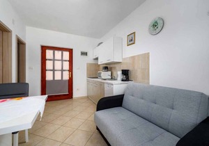 Holiday apartment with sea view and pool