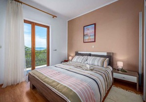 Holiday apartment with sea view