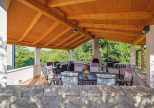 Holiday flat with swimming pool, hot tub and sauna