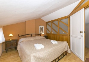 Holiday home 2 km from the beach, WiFi. Labin