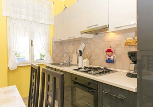 Holiday home 2 km from the beach, WiFi. Labin