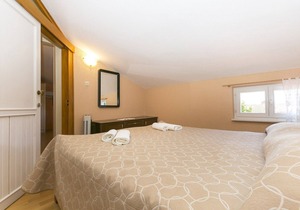 Holiday home 2 km from the beach, WiFi. Labin