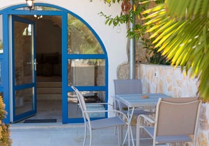Holiday home with air conditioning and terrace