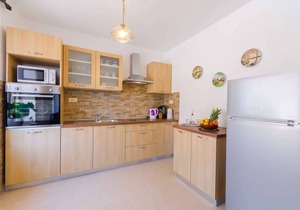 Holiday home with pool, sun terrace and barbecue