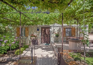 Holiday house Katina lovely garden, sea view, 1.5 km to the beach