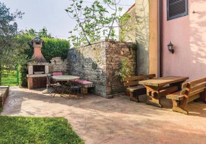 Lovely Apartment In Buje With Wifi