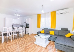 Modern apartment with 3 bedrooms and 3 bathrooms
