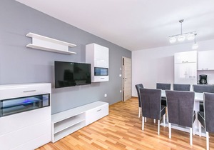 Modern apartment with 3 bedrooms, 3 bathrooms and balcony