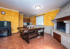 Nice apartment in Barban with WiFi