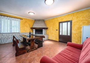 Nice apartment in Barban with WiFi
