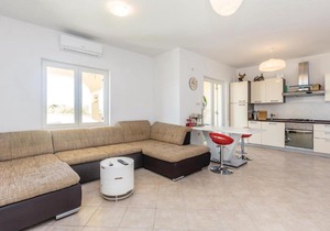 One-Bedroom Apartment in Malinska