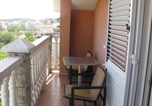 Studio with balcony and air conditioning
