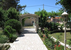 Studio with terrace and air conditioning