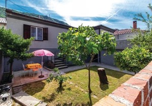 Stunning Home In Bakarac With House Sea View