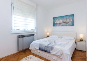 These functional apartments are located in Kostrena, not far from the town of Crikvenica.