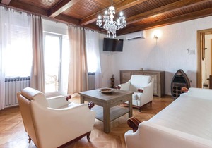 These functional apartments are located in Kostrena, not far from the town of Crikvenica.