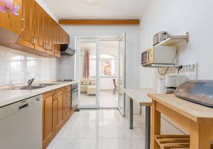 This simple vacation apartment consists of two accommodation units, each with its own entrance.