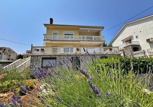 Two bedroom apartment with terrace and sea view Šilo, Krk (A-18667-a)