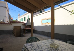 Two bedroom apartment with terrace Susak, Lošinj (A-8050-a)