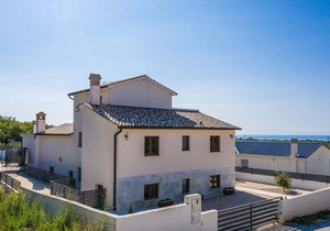 Villa in Sveti Lovrec with Private Pool & Beaches